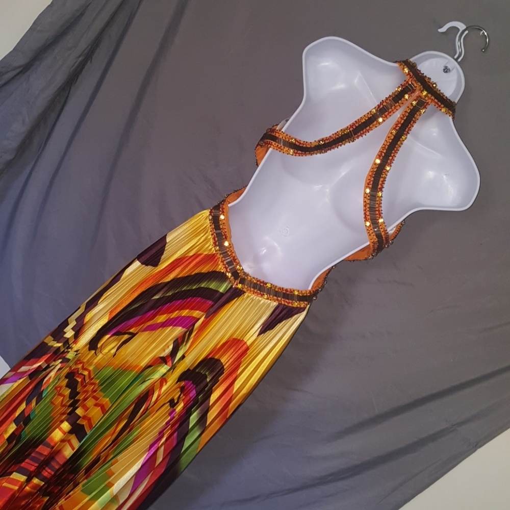 PARTYTIME BACKLESS DRESS - Picture 4 of 7